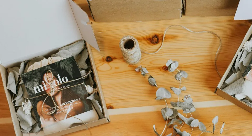 Packaging layout and box samples